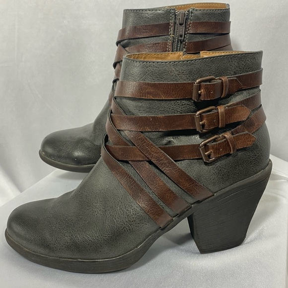 Sofft Shoes - 𝅺EUROSOFT Sofft Phoebe Ankle Booties Size 8.5